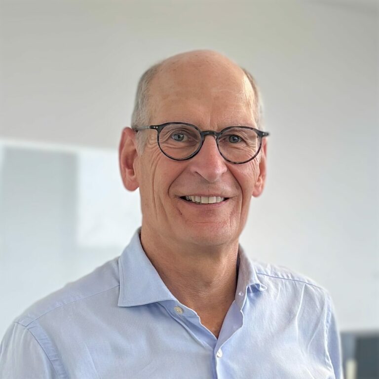 Dr. Wolfgang Merz, Team AXO
